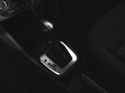 Volkswagen Polo 1.6 MPI AT (110 л. с.) Comfortline