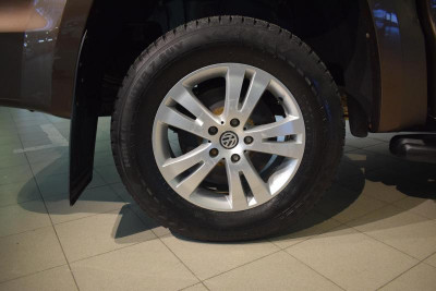 Volkswagen Amarok 2.0 BiTDI DSG 4Motion (180 л. с.)