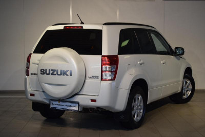 Suzuki Grand Vitara 2.0 MT (140 л. с.)