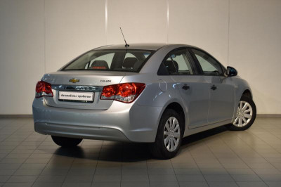 Chevrolet Cruze 1.6 MT (109 л. с.)