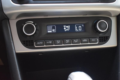 Volkswagen Polo 1.6 MPI AT (105 л.с.)