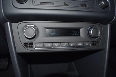 Volkswagen Polo 1.6 MPI AT (105 л.с.)