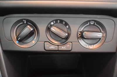 Volkswagen Polo 1.6 MPI MT (110 л. с.)