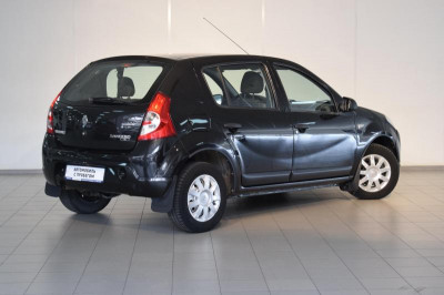 Renault Sandero 1.6 AT (103 л. с.)