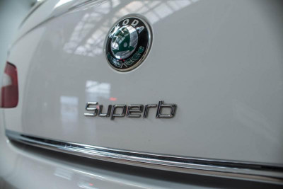 ŠKODA Superb 1.8 TSI DSG (160 л. с.)