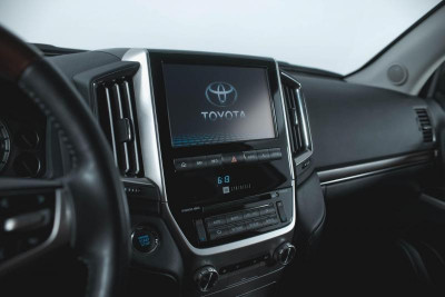 Toyota Land Cruiser 4.5 TD AT (249 л. с.) Престиж