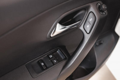Volkswagen Polo 1.6 Tiptronic (105 л. с.)