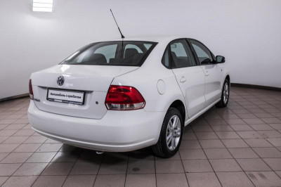 Volkswagen Polo 1.6 Tiptronic (105 л. с.)