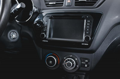 Kia Rio 1.4 MT (107 л. с.)
