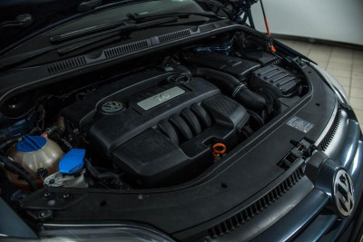 Volkswagen Golf 1.6 MT (101 л.с.)
