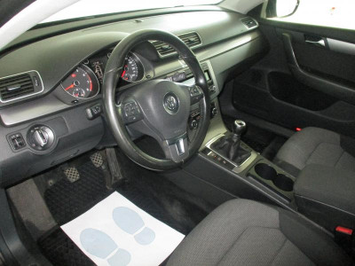 Volkswagen Passat 1.8 TSI MT (152 л. с.)