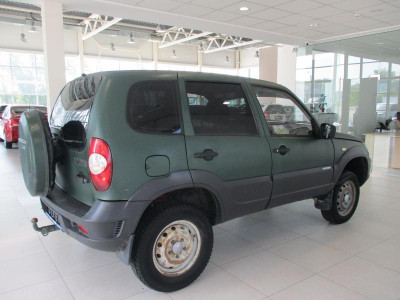 Chevrolet niva Niva 1.7 MT (79,6 л. с.) L
