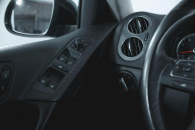Volkswagen Tiguan 1.4 TSI BlueMotion MT (122 л. с.)