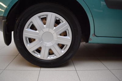 Ford Fiesta 1.4 AT (80 л.с.)