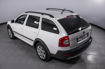 ŠKODA Octavia 1.8 TSI MT 4x4 (152 л. с.)
