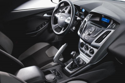 Ford Focus 1.6 MT (125 л. с.)
