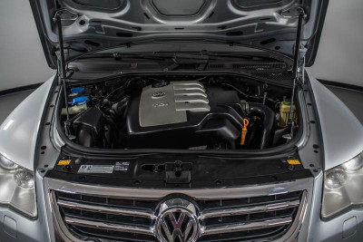 Volkswagen Touareg 2.5 TDI AT (174 л. с.)