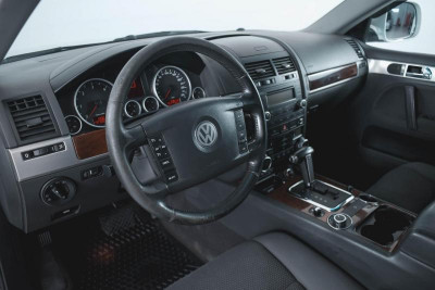Volkswagen Touareg 2.5 TDI AT (174 л. с.)