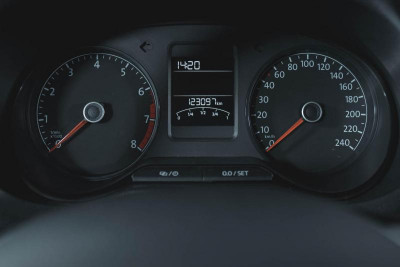 Volkswagen Polo 1.6 MPI AT (110 л. с.) Trendline