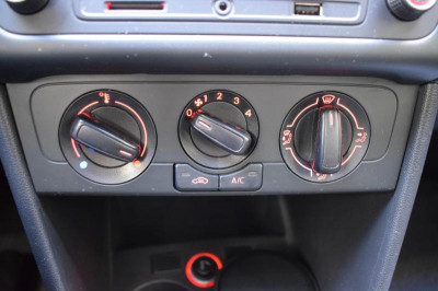 Volkswagen Polo 1.6 MPI MT (110 л. с.) Trendline