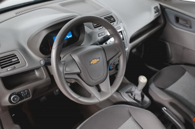 Chevrolet Cobalt 1.5 MT (105 л. с.)