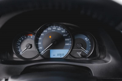 Toyota Corolla 1.6 CVT (122 л. с.)