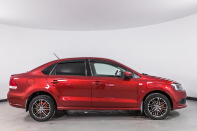 Volkswagen Polo 1.6 MT (105 л. с.)