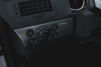 Opel Astra 1.8 AT (110 л.с.)