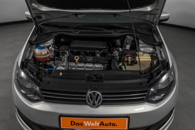 Volkswagen Polo 1.6 MT (105 л. с.)