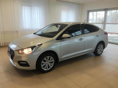 Hyundai Solaris 1.4 MT (100 л.с.) Active