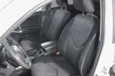 Toyota RAV4 2.0 CVT (158 л.с.)