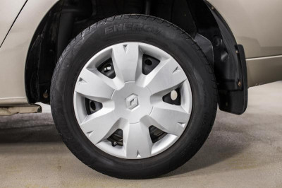 Renault Logan 1.6 AMT (82 л. с.) Confort