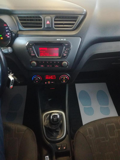 Kia Rio 1.6 MT (123 л. с.)