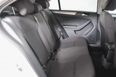 Volkswagen Jetta 1.6 MPI AT (110 л. с.) Highline