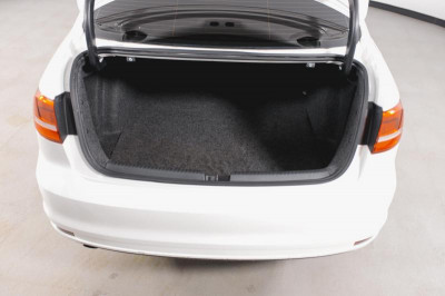 Volkswagen Jetta 1.6 MPI AT (110 л. с.) Trendline