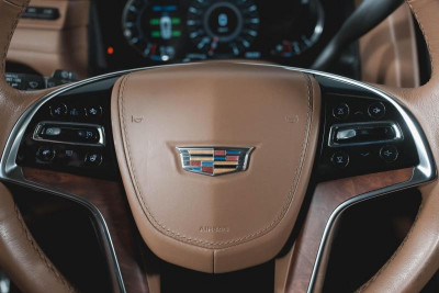 Cadillac Escalade 6.2 AT (409 л.с.) 4WD