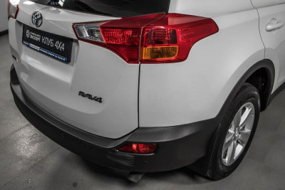 Toyota RAV4 2.0 CVT (146 л. с.)
