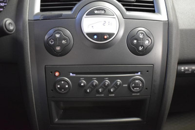 Renault Megane 1.6 AT (113 л.с.)