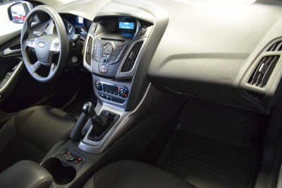 Ford Focus 1.6 MT (125 л. с.)