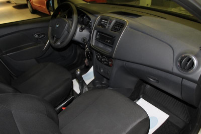 Renault Logan 1.6 MT (113 л. с.) Access