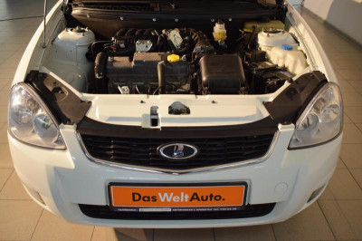 LADA Priora 1.6 MT (87 л. с.) Standard
