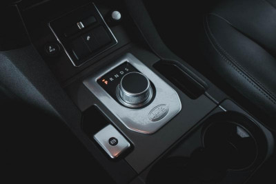 Land Rover Discovery 3.0 TDV6 AT 4WD (211 л. с.)