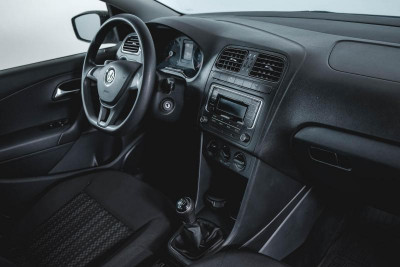 Volkswagen Polo 1.6 MPI MT (110 л. с.) Trendline