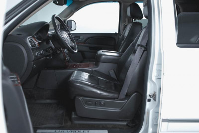 Chevrolet Tahoe 5.3 AT (325 л. с.)