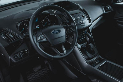 Ford Kuga 2.5 AT (150 л. с.)