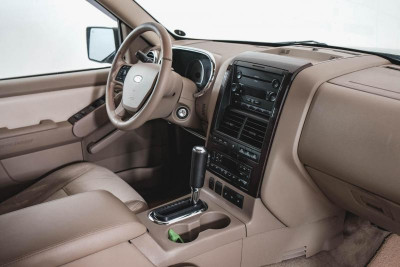 Ford Explorer 4.0 AT (212 л.с.) 4WD
