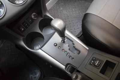Toyota RAV4 2.0 AT (152 л.с.) 4WD