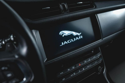 Jaguar XF 2.0 D AT AWD (180 л. с.) R-Sport