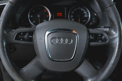 Audi Q5 2.0 TDI clean diesel S tronic quattro (170 л. с.)