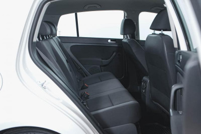 Volkswagen Golf 1.2 TSI MT (105 л. с.)